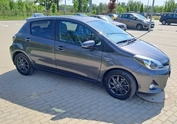 Toyota Yaris cena 42100 przebieg: 103000, rok produkcji 2013 z Pilawa małe 211